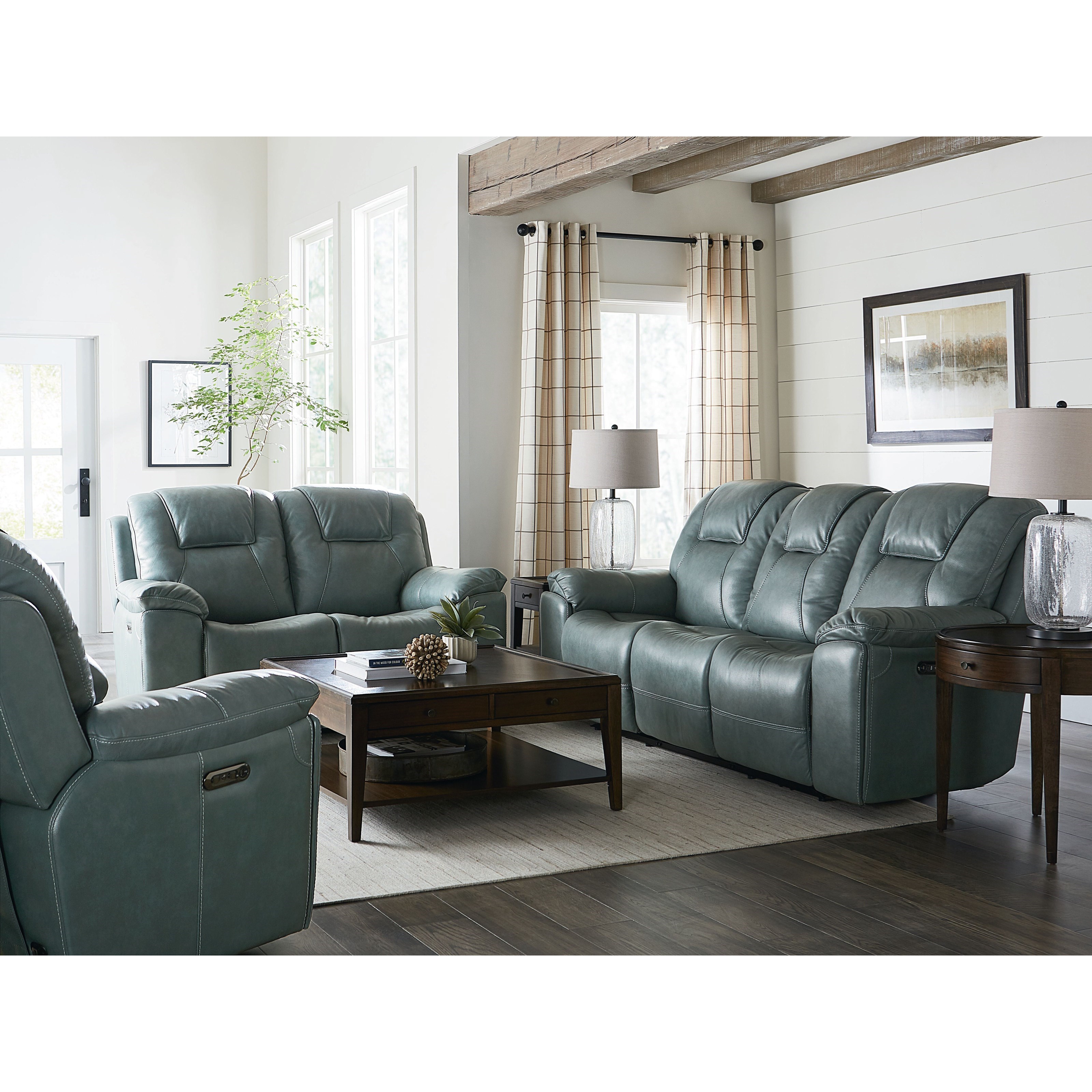 Bassett Club Level Chandler Casual Reclining Sofa with Cup